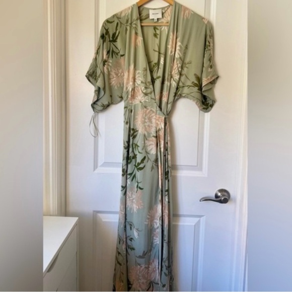 Reformation Winslow Dress In Pergola brand new never worn no flaws.